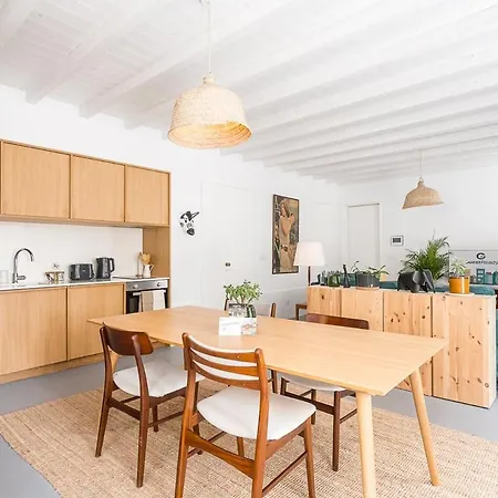 Seaside Charm In Foz Do Douro