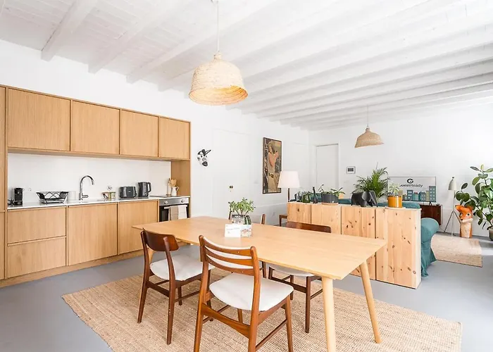 Seaside Charm In Foz Do Douro